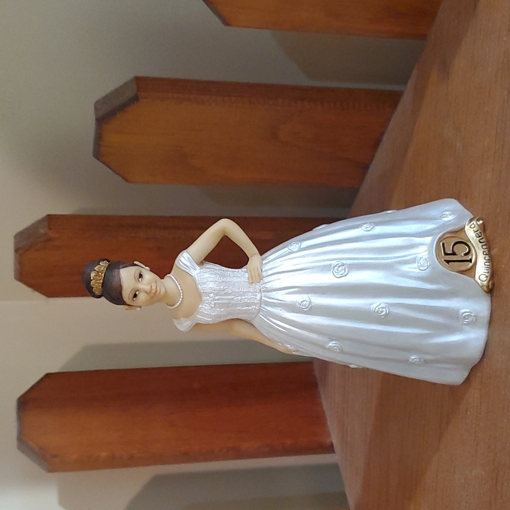 Beautiful!!! UNITED TREASURES QUINCEANERA MEXICAN AMERICAN FIGURINE 15 Birthday